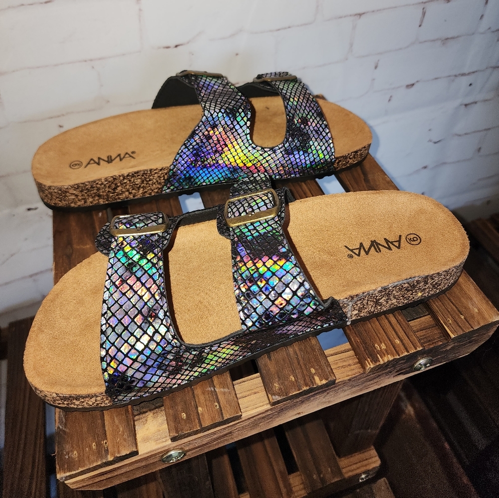 Anna Black/Iridescent Slides